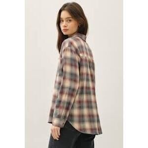 Vintage Wrangler 90's M Wrancher women's long-sleeve plaid button-down shirt